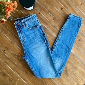 ❤️ New Hollister Jeans ❤️